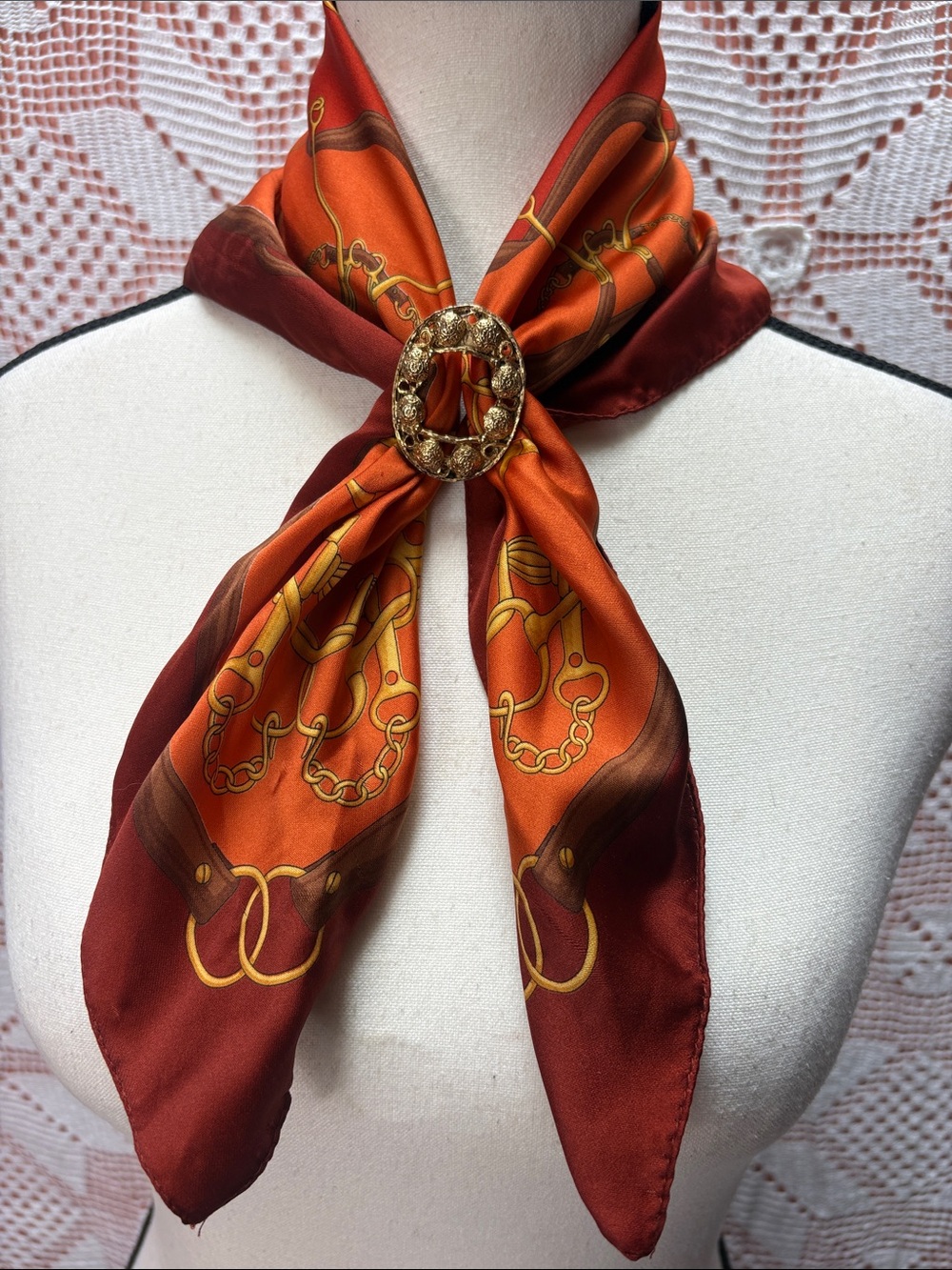 Vintage Gold-Tone Ornate Scarf Clip / Scarf Ring